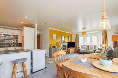 Kitchen/Living/Dining Area