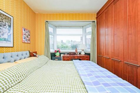 Bedroom 1.jpg