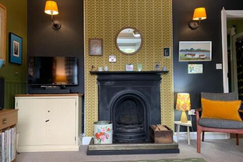 Living Room 2.jpg