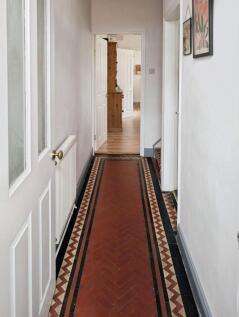1b021e10-Hallway 201.jpg