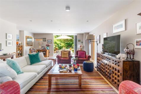 Sitting/Dining Room
