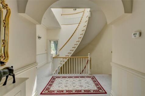 1st Floor Landing
