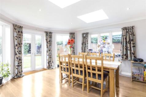Kitchen / Dining