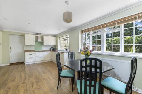 Kitchen / Dining