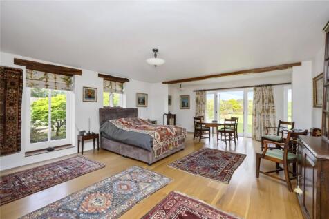 Reception/Bedroom