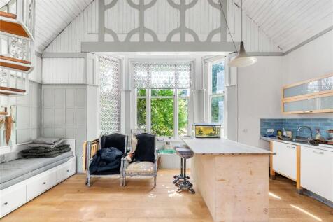 Sitting Room/Kitchen