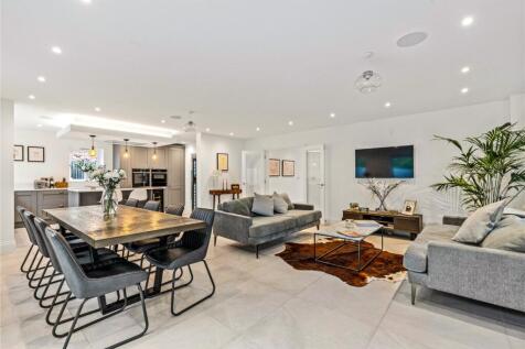 Kitchen/Reception