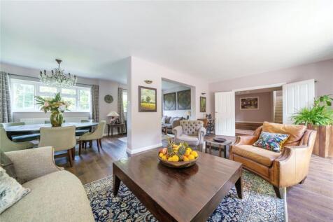Sitting/Dining Room