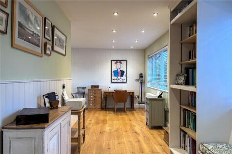Sitting Room/Library