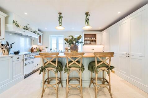 Kitchen/ Breakfast