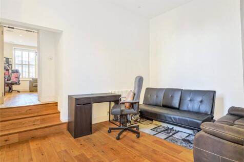 Bedroom 2/Study
