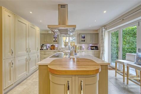 Kitchen/ Breakfast