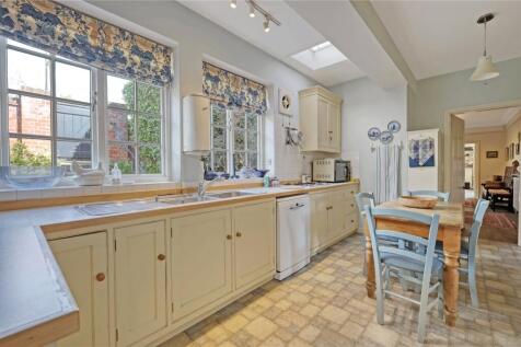 Kitchen/ Breakfast