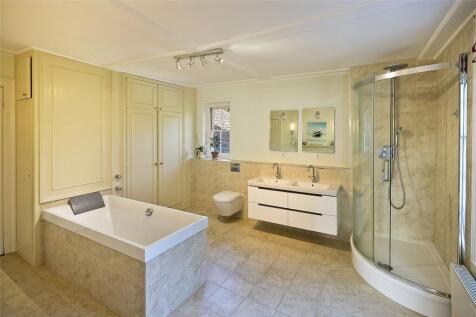 En Suite Bathroom