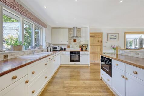 Kitchen/Breakfast Rm