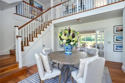Entrance/Dining Hall