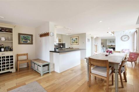 Kitchen/ Dining