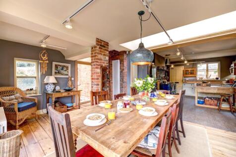 Kitchen/Breakfast