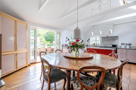 Kitchen/ Breakfast