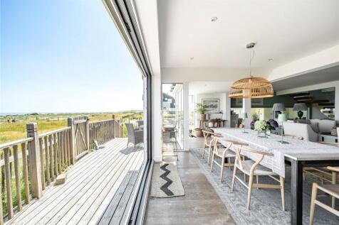 Dining/ Terrace