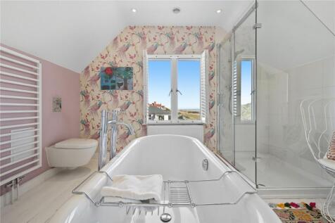 En Suite Bathroom