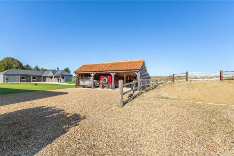 Stables / Carport