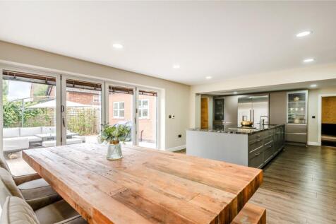 Kitchen/ Family Room