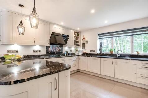 Kitchen / Dining
