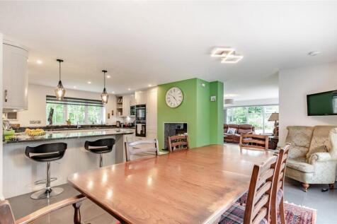 Kitchen / Dining