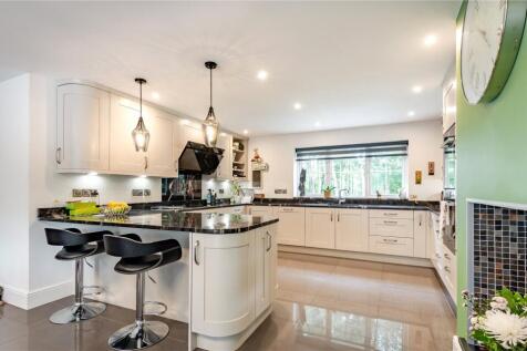 Kitchen / Dining