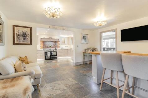 Kitchen / Bar