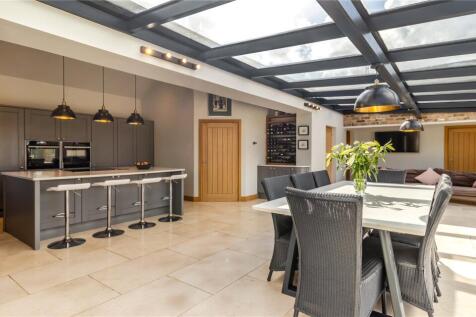 Kitchen/Dining Area