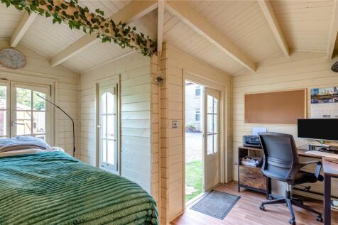Log Cabin/Office