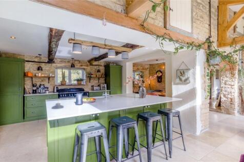 Kitchen/Living Area