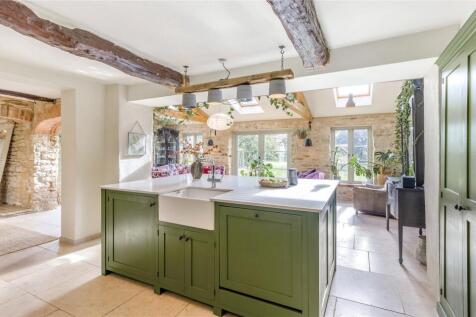 Kitchen/Living Area