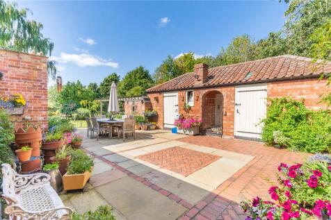 Rear Courtyard