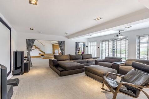 Cinema / Family Room