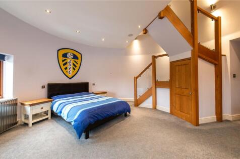 Roundel Bedroom
