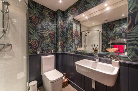 Cloak/Shower Room