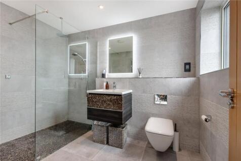 En Suite Shower Rm