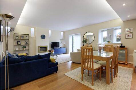 Sitting/Dining Room