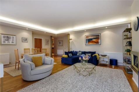 Sitting/Dining Room