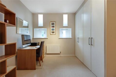Bedroom 2/Study