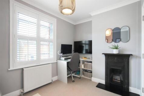 Bedroom/Office