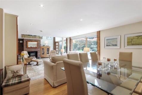 Sitting/Dining Room
