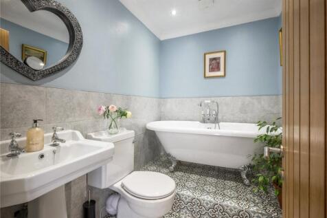 En Suite Bathroom