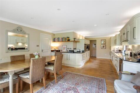Kitchen/Breakfast Rm