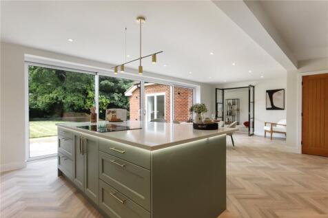 Kitchen/Breakfast Rm