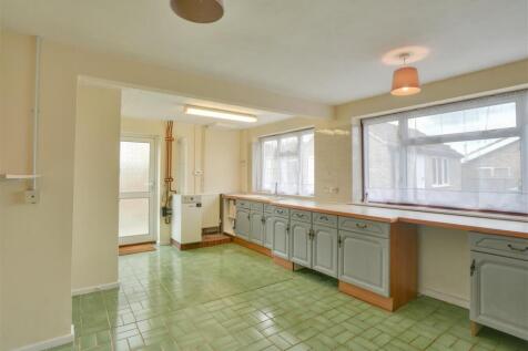 Kitchen2.jpg