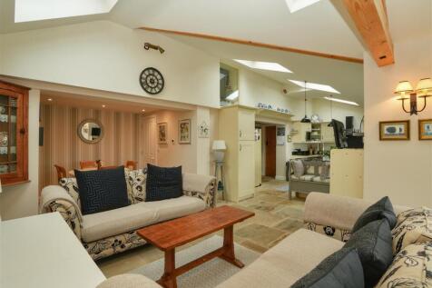 Open Plan Living Dining Kitchen